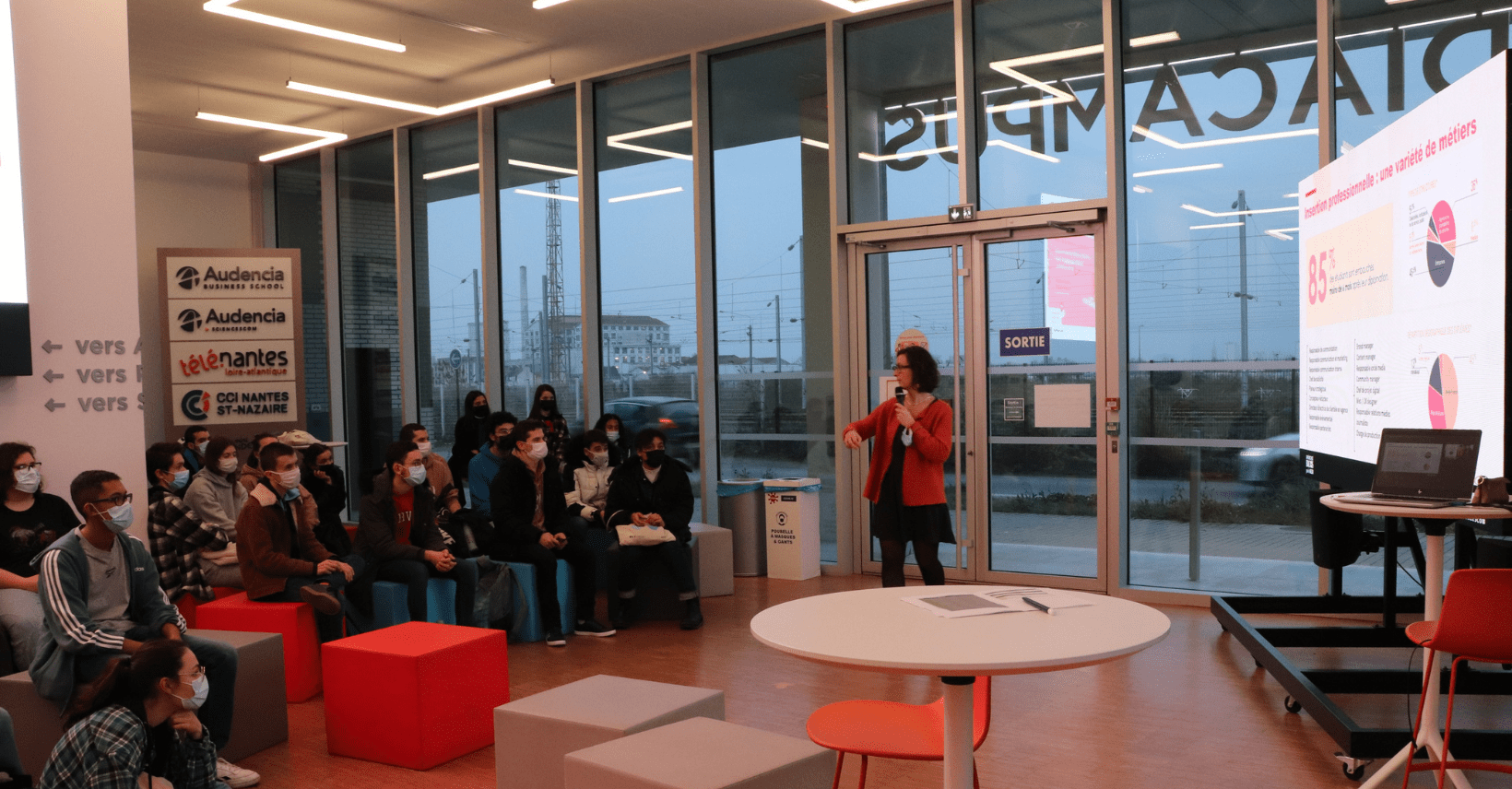 Promotion 2023 – Visite du Médiacampus pour les lycéens et tuteurs BRIO du site de l’Ile de Nantes